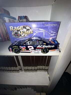 Kevin Harvick 2001 #2 AC Delco 1:24 Scale Color Chrome Stock Car Diecast